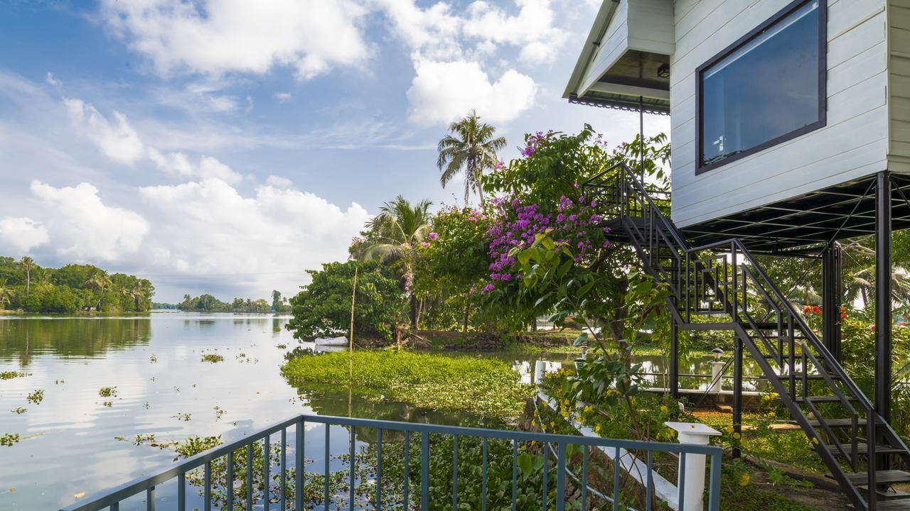 Warmth Lake Haven Alappuzha Esterno foto