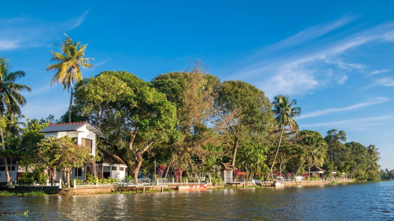 Warmth Lake Haven Alappuzha Esterno foto
