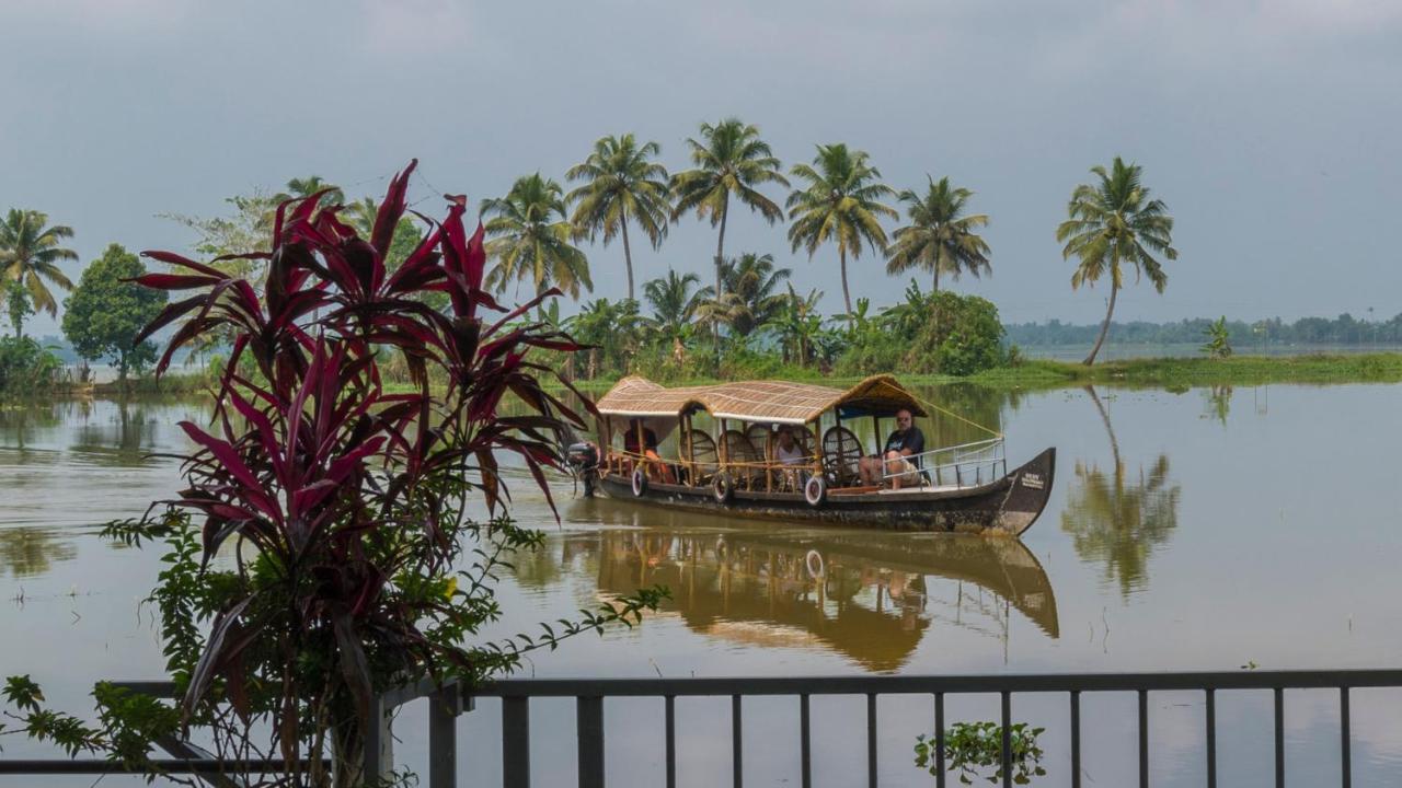 Warmth Lake Haven Alappuzha Esterno foto