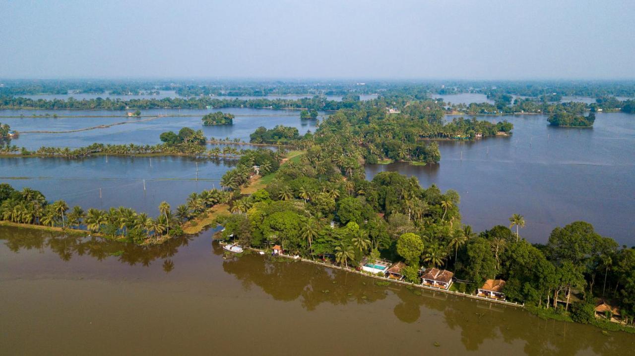 Warmth Lake Haven Alappuzha Esterno foto